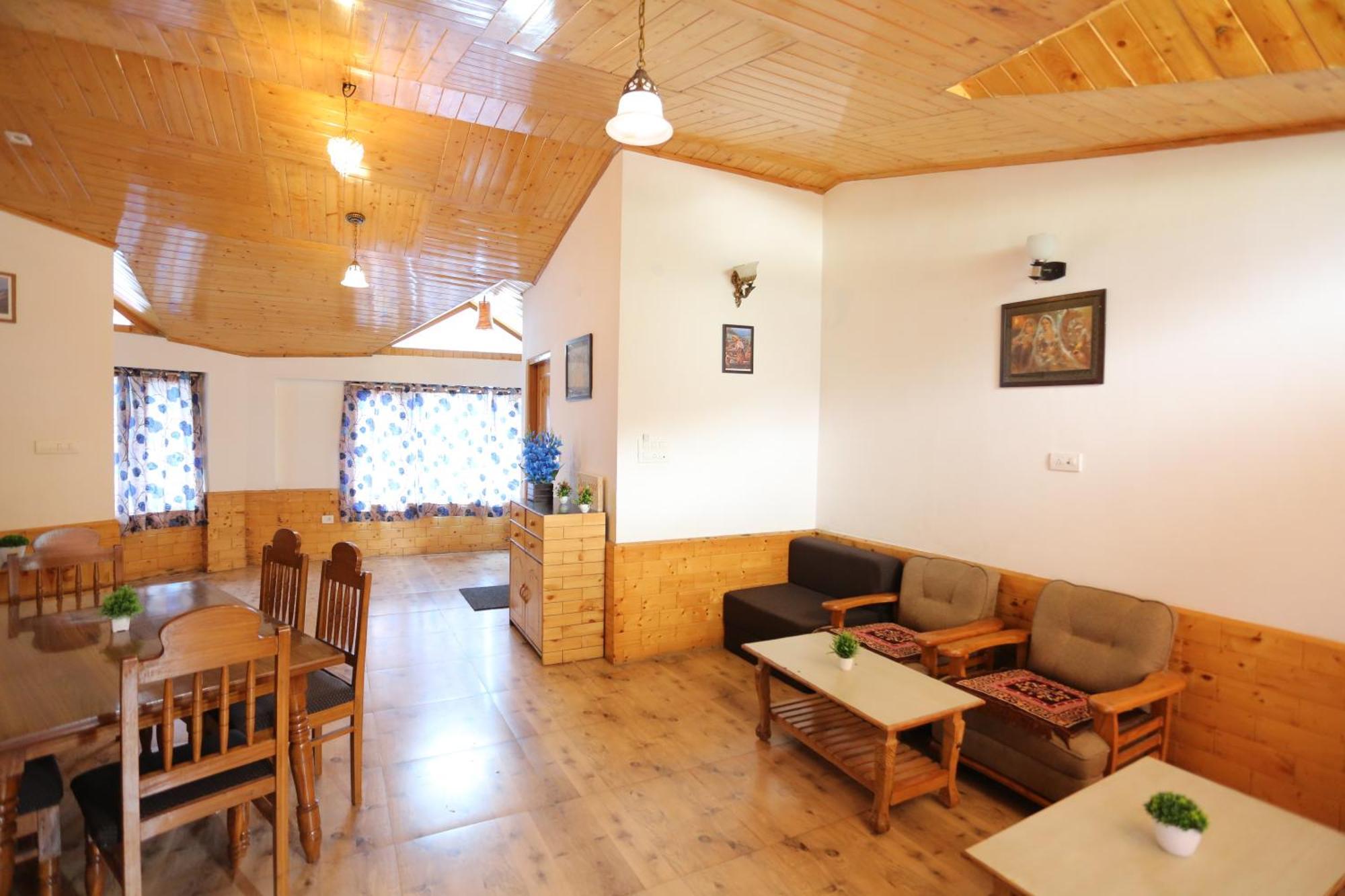 Hotel Surbhi Vashist Zewnętrze zdjęcie